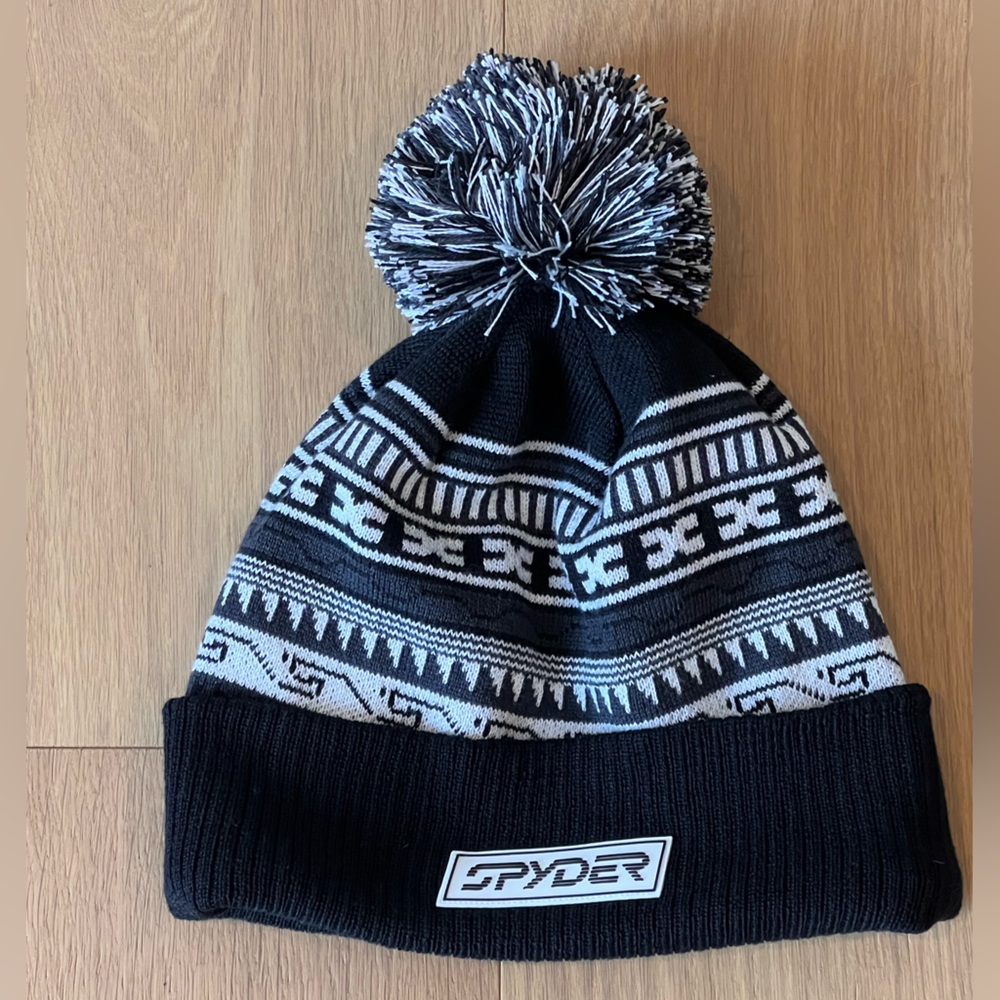 Spyder Unisex Fleece Lined Icebox Pom Knit Beanie in Black & Gray